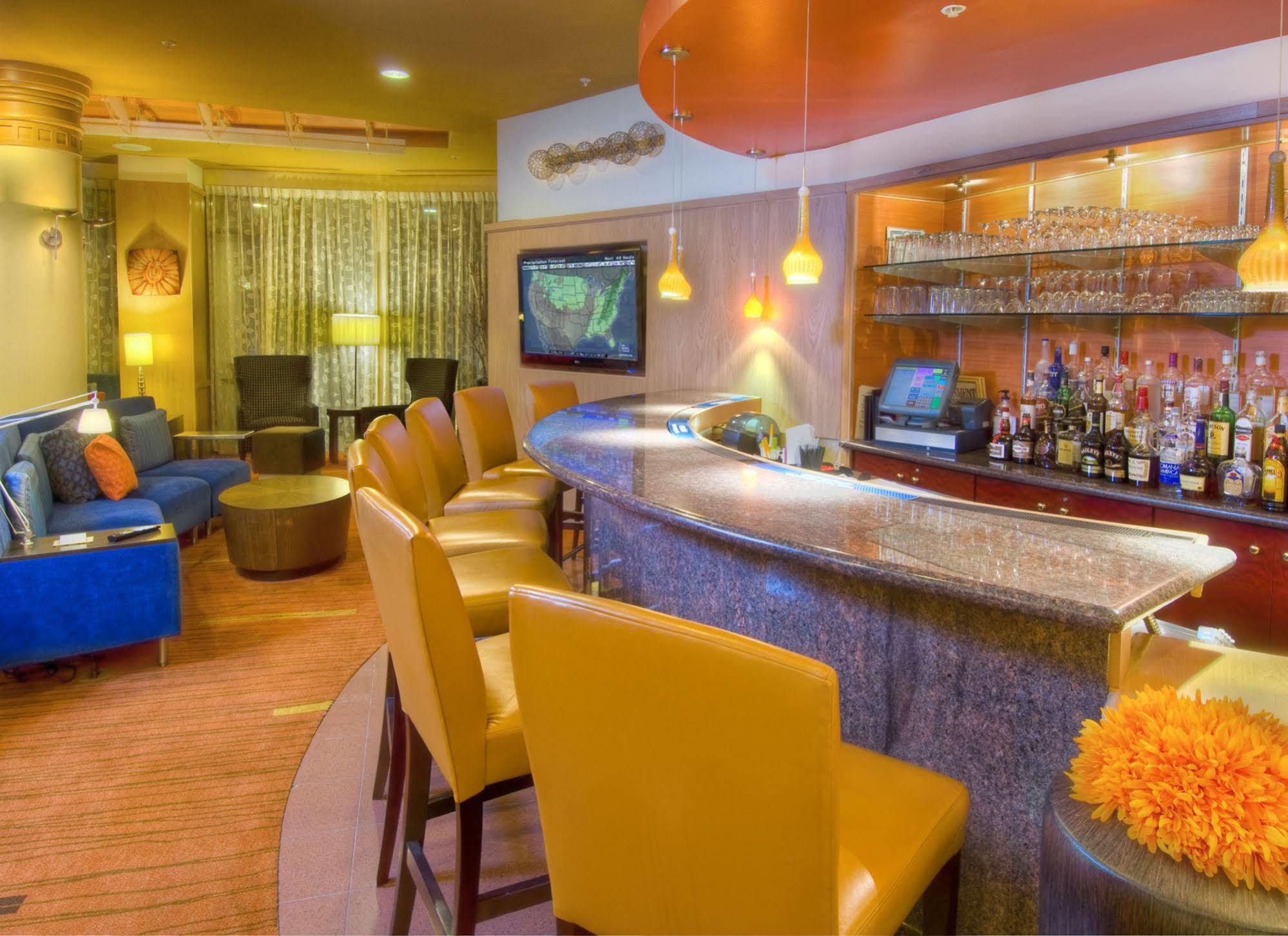 Courtyard By Marriott Middletown Goshen Hotel Restoran gambar